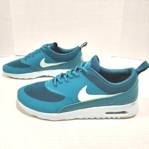 Nike Women's Air Max Thea Emerald Green Athletic Running Size 8.5